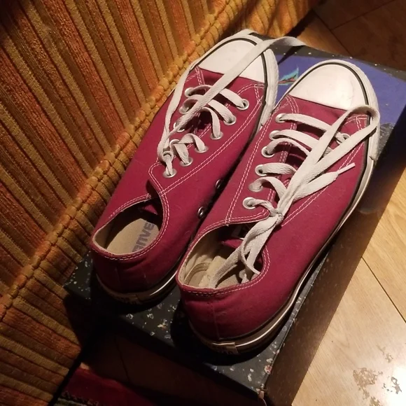 Converse maroon - Picture 1 of 4